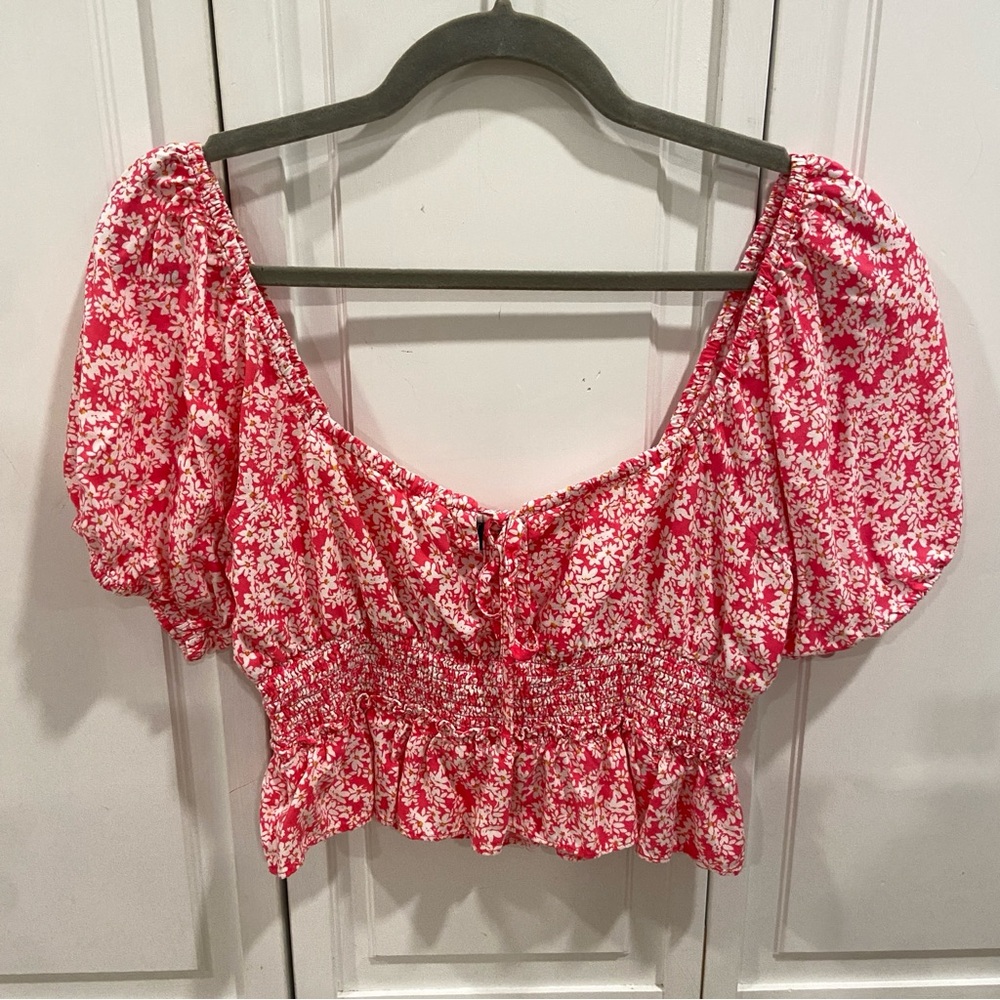 1. Stare Floral Puff-Sleeve Crop Top - Hot Pink Floral